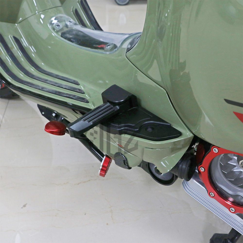 Motorcycle Pedal Assembly Rear - Model Kit Vespa recension och pris