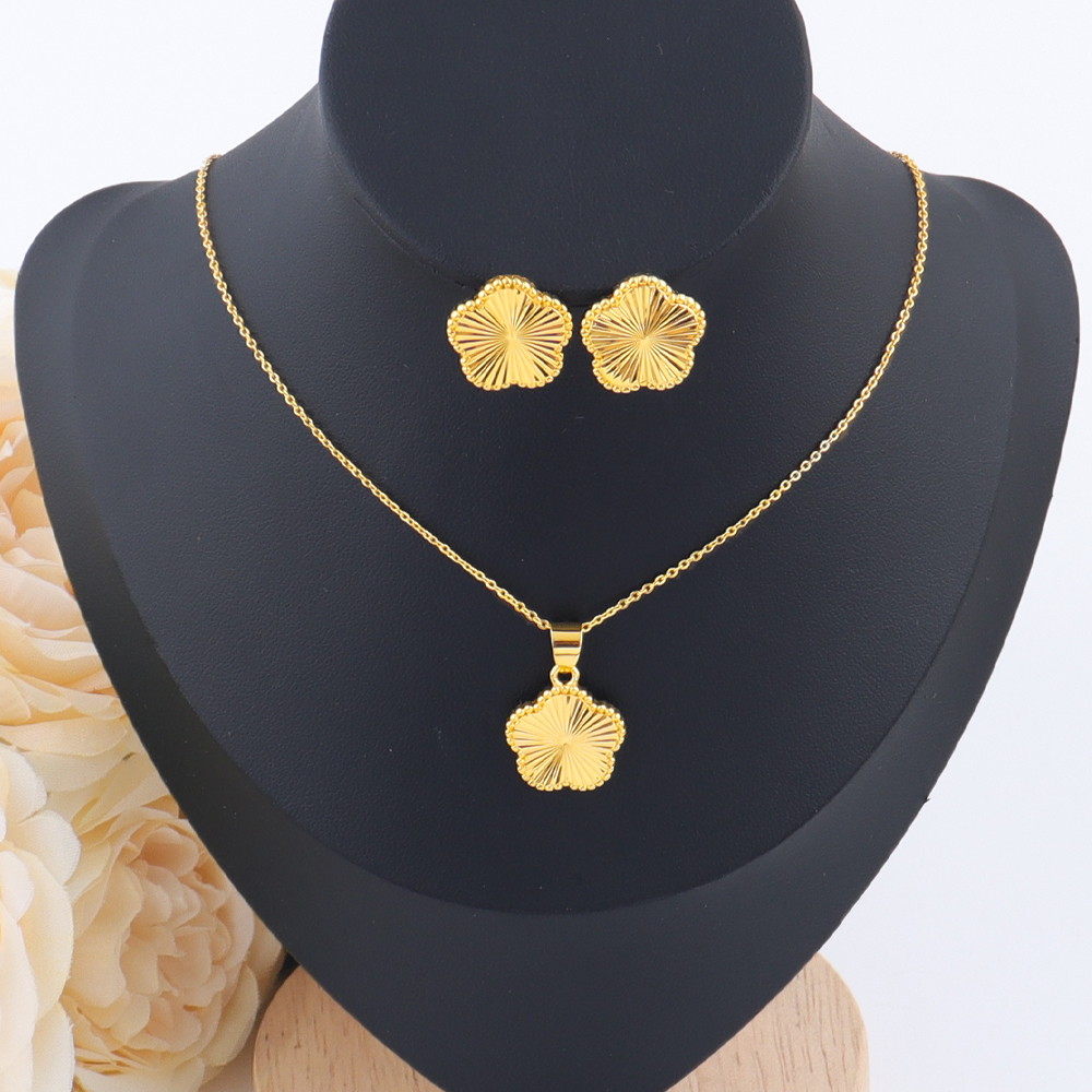 Golden Color Choker Stainless  - Model Kit Iron Man recension och pris