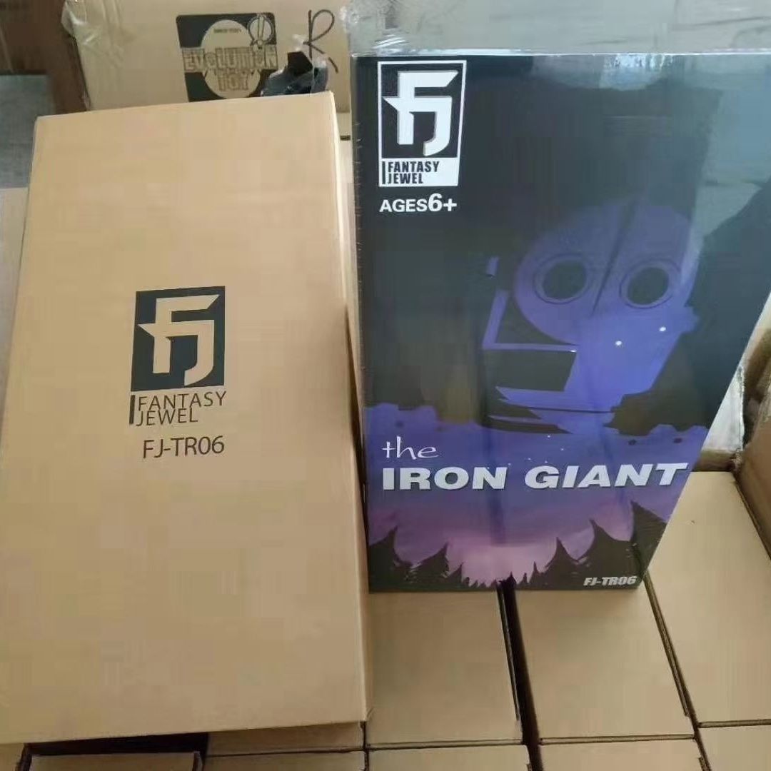 In Stock FJ Model The IRON GIA - Model Kit Pacific Rim recension och pris